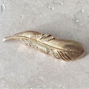 CHRISTIAN DIOR Brooch Pin Jewelry Gold Rhinestones Feather